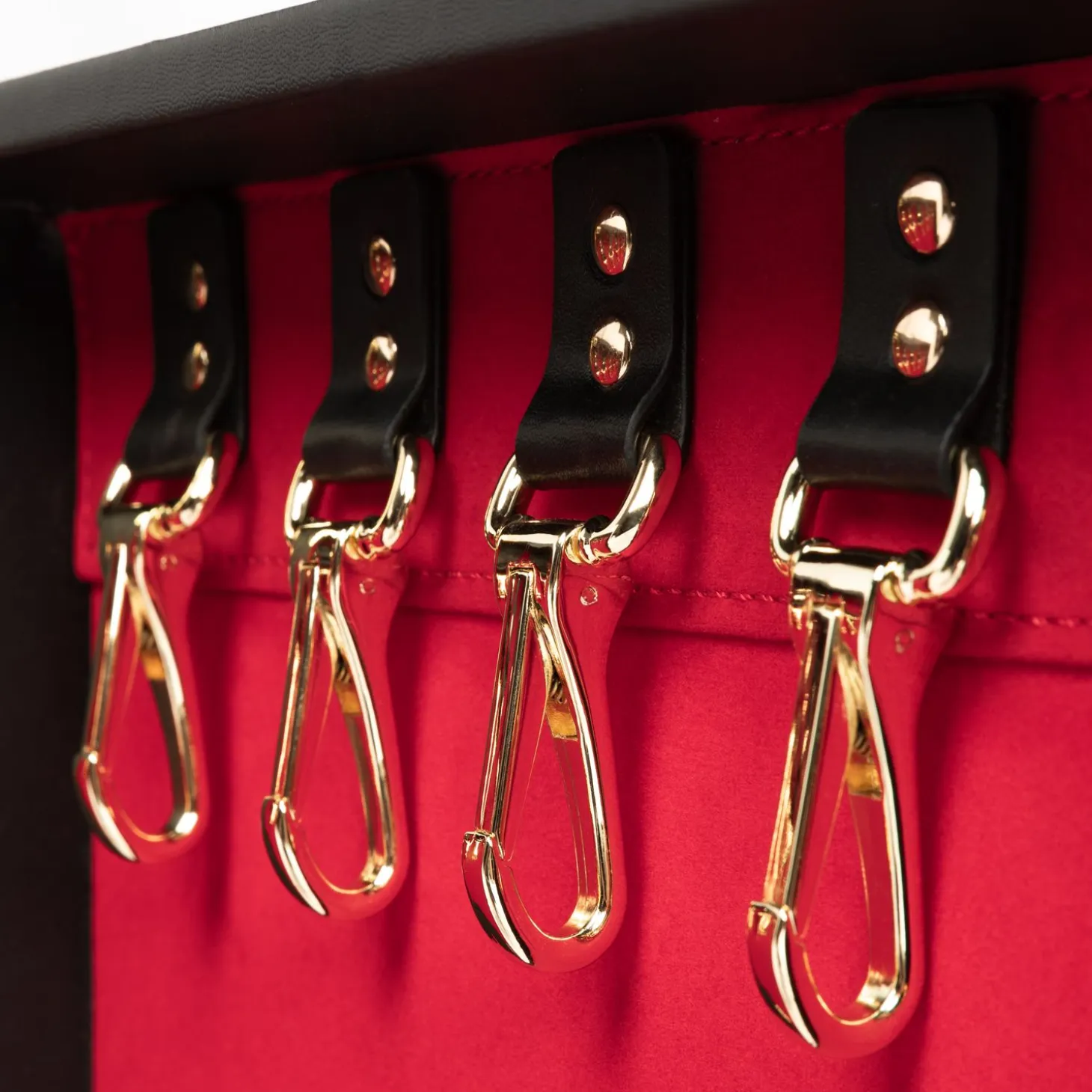 Bedroom Fantasies - Valise de Bondage 11 Pièces - Cuir synthétique