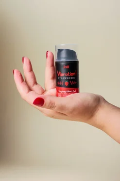 INTT - Vibration! Strawberry Tintelende Gel