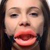 Master Series - Bâillon bouche Sissy