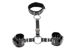 Strict - Ensemble de retenue avec collier et menottes - Noir