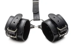 Strict - Ensemble de retenue avec collier et menottes - Noir