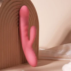 SVAKOM - Avery Vibromasseur Rabbit Pénétrant - Rose Fraise