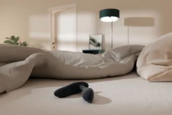 Vector+ Vibromasseur prostatique connecté à une application et avec télécommande - Noir