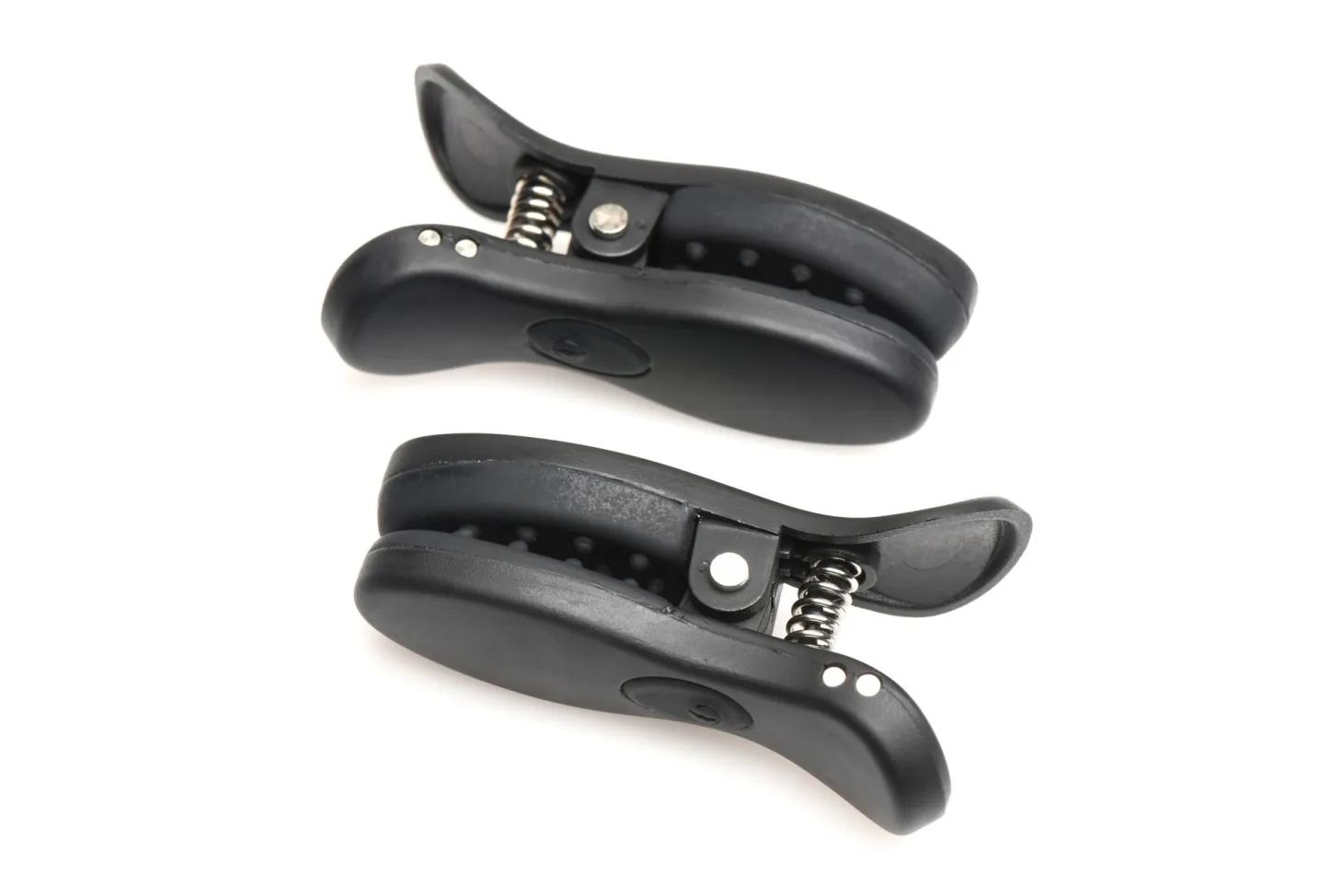 XR Brands - Dark Grip Pinces à Tétons Vibrantes - Noir