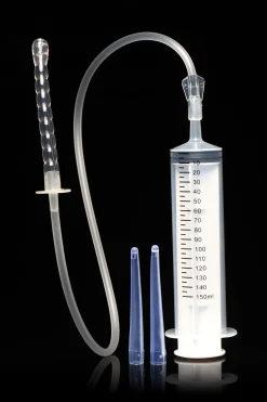 XR Brands - Seringue à Enema avec Accessoires - 150 ml